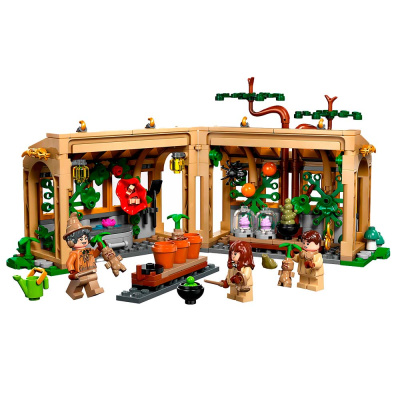 Конструктор Lego Harry Potter 76445 Замок Хогвартс Урок травологии 1